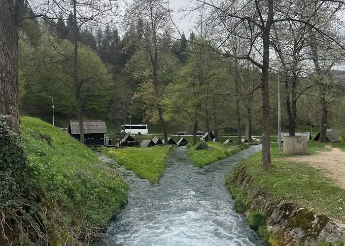 Lake House Ceric